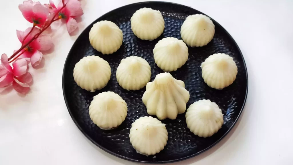 Ukadiche modak recipe - Steamed rice dumplings delicious sweet (25 mins.)